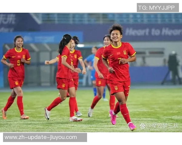 中国女足迎战乌拉圭队全力争胜展现实力与风采